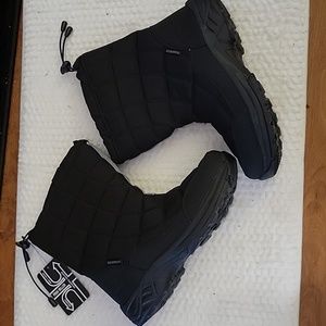 Fran Willor black outdoor hiking snow ankle boots waterproof fur lined sz 7 NEW…